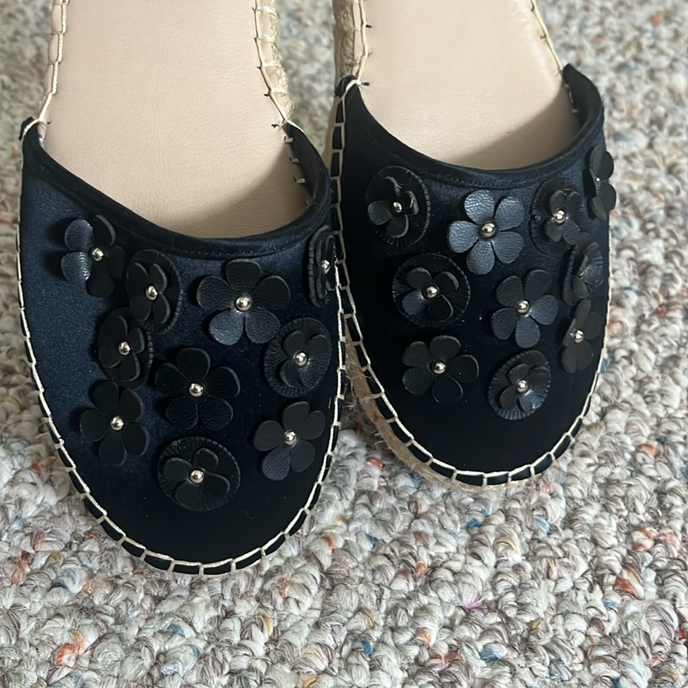 Isaac Mizrahi Live Immittie Slip On Loafers Black Floral Detail Women’s Sz 9.5 - Picture 6 of 9
